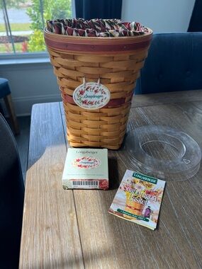 1998 Longaberger Snapdragon Natural and Red Woven Basket